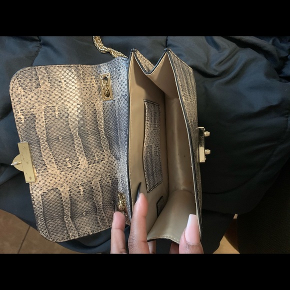 Authentic HENRI BENDEL versatile handbag... - Picture 5 of 7
